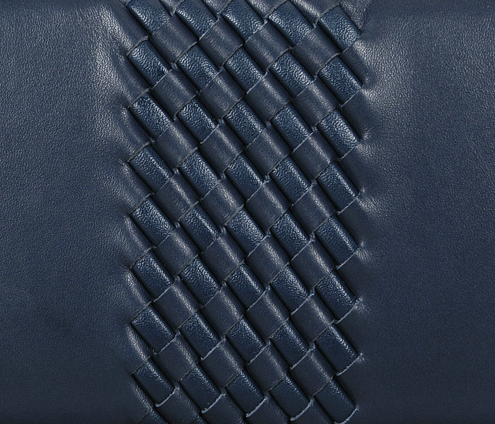 Bottega Veneta intrecciato leather clutch BV6610 royalblue